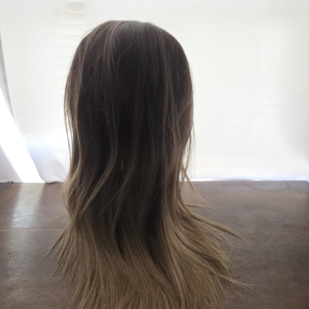 Csc CHELSEY SMITH CROWNS Petite Regina Balayage LACE INTACT Wig - Picture 4 of 8